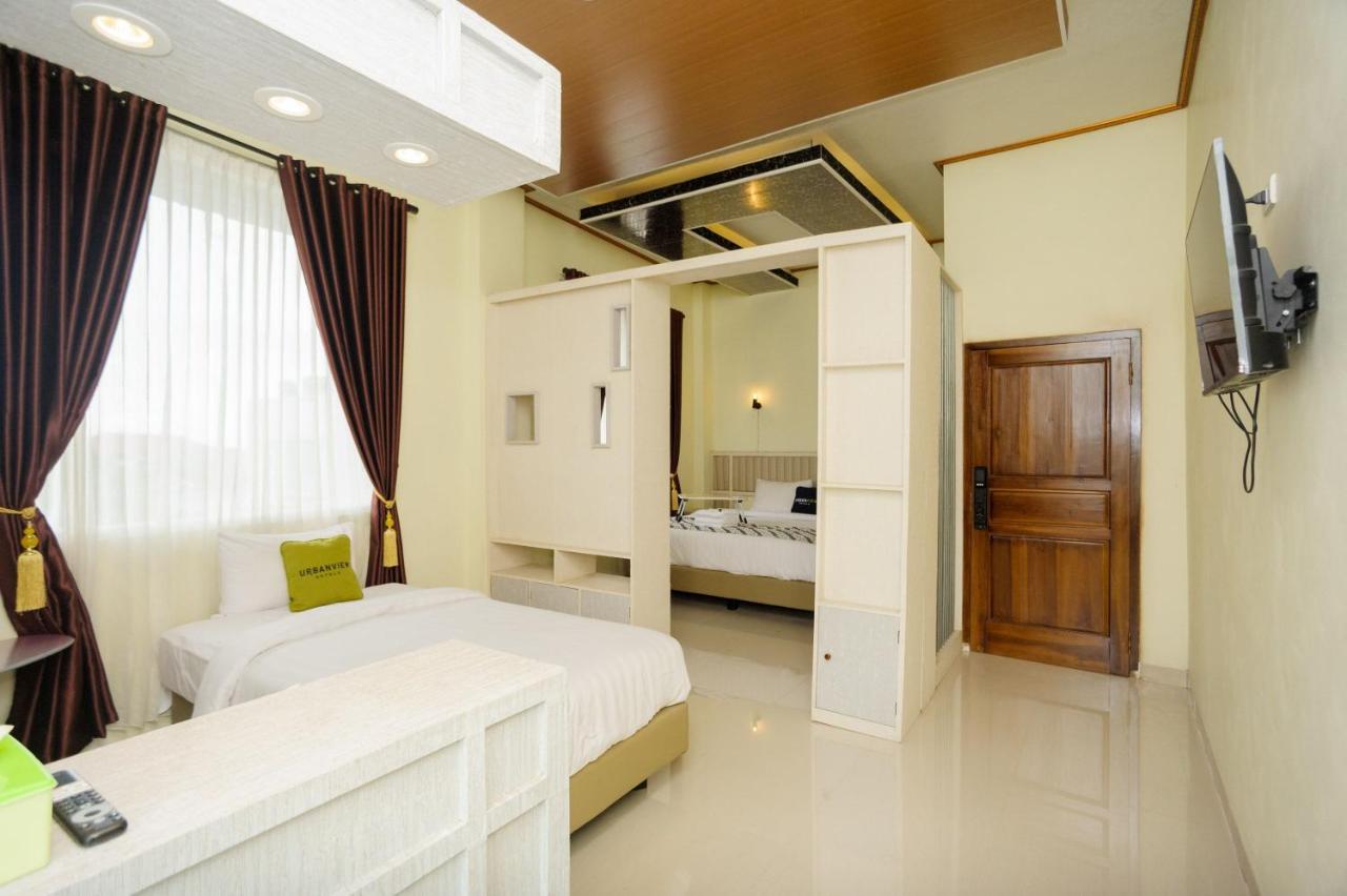 Urbanview Hotel JIB Bandar Lampung Bagian luar foto