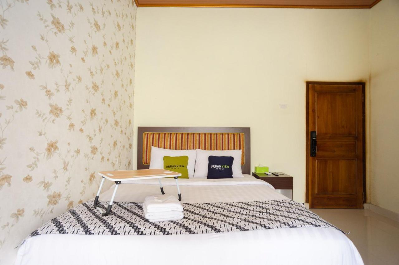 Urbanview Hotel JIB Bandar Lampung Bagian luar foto